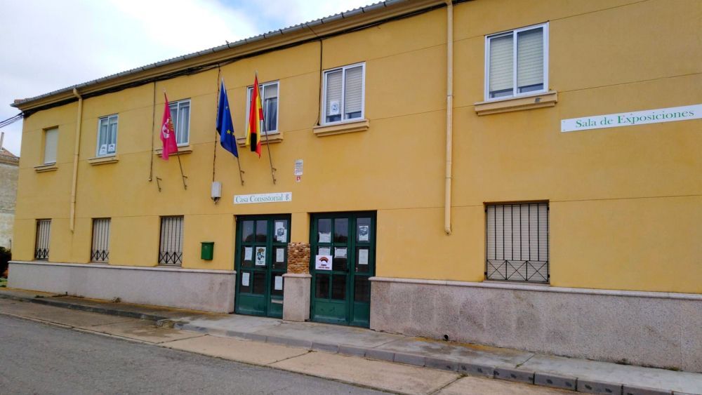 Vista del Ayuntamiento de Valderrey que acogerá las jornadas. | L.N.C.