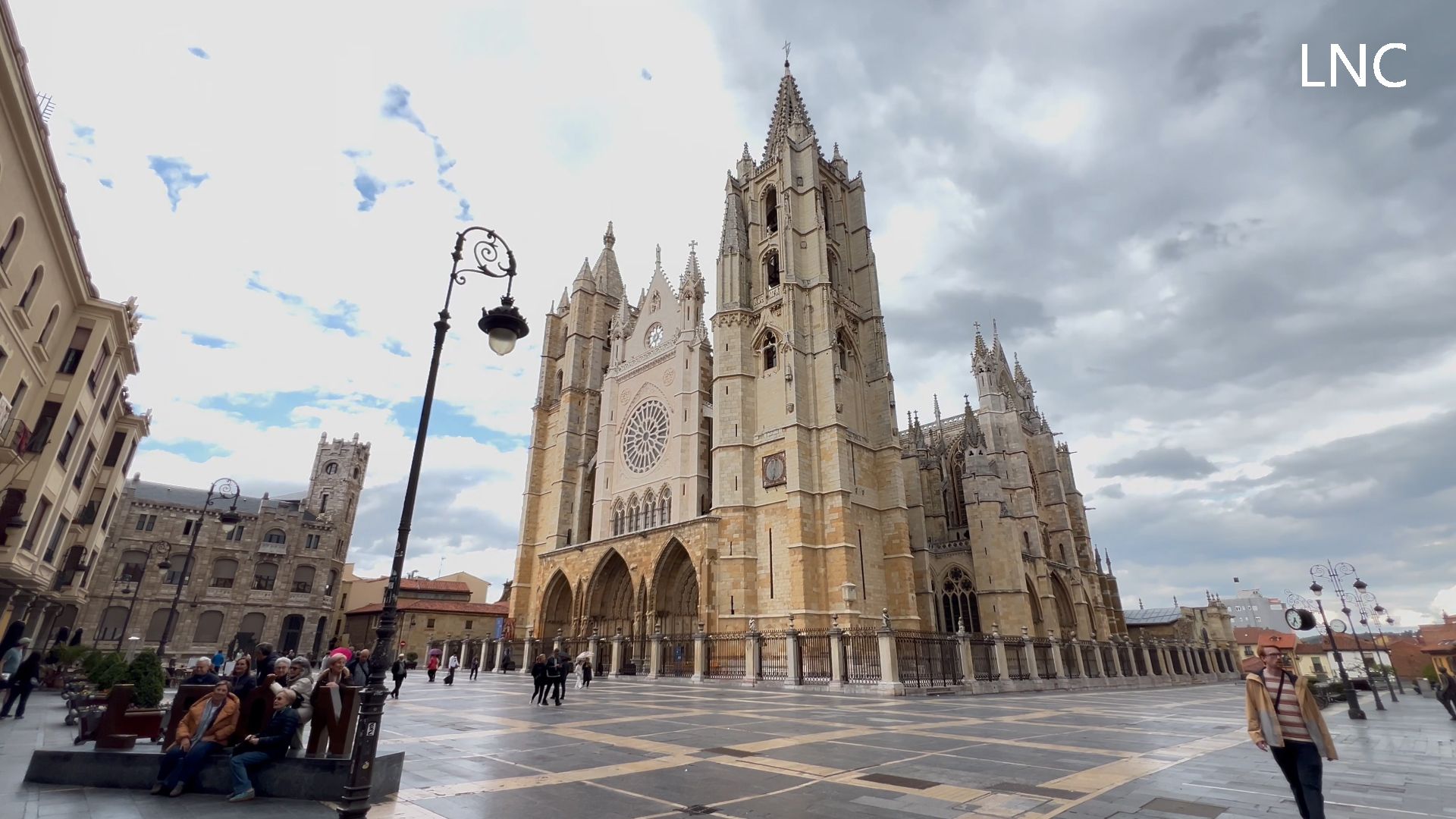 Celebración en la Catedral de León tras la elección del nuevo Papa