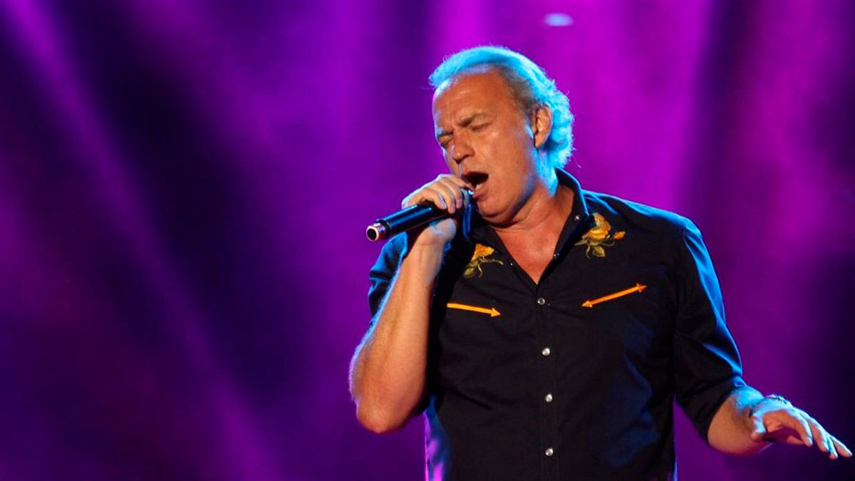 En el concierto de Bertín Osborne en león hubo casi más monólogos que canciones.