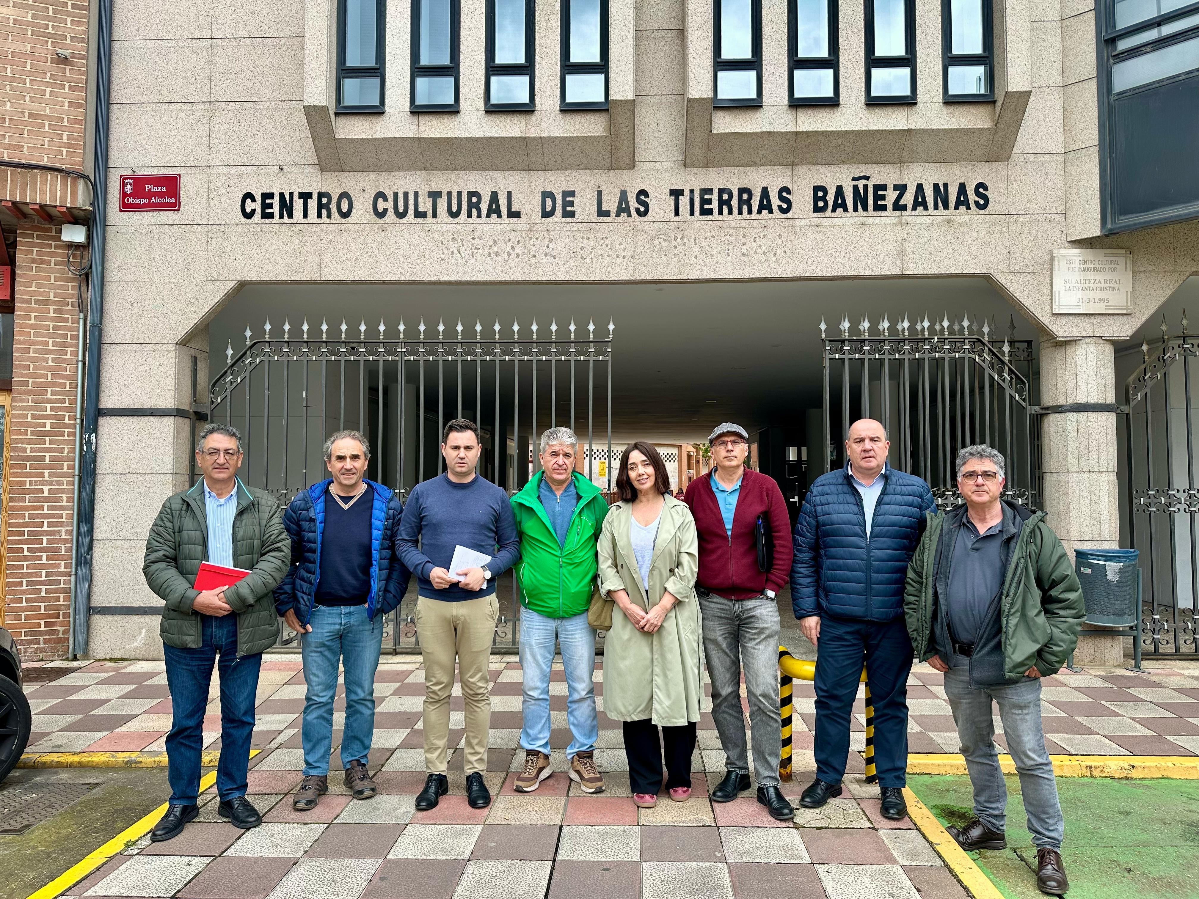 Reunión del PSOE de León con el comité de empresa de Azucarera. 1 L.N.C. Reunión del PSOE de León con el comité de empresa de Azucarera. 1 L.N.C.