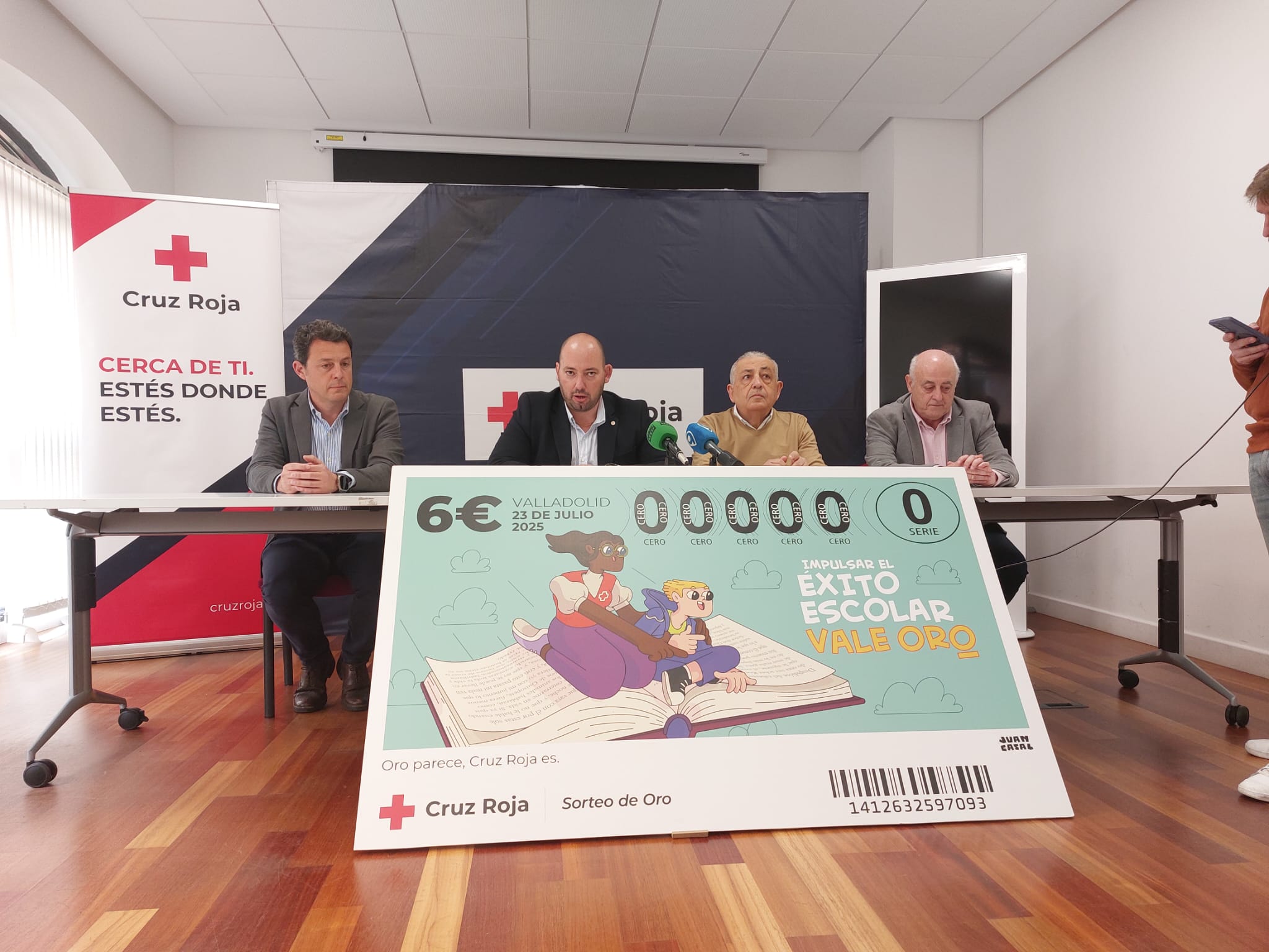 Momento de la presentación de la iniciativa en la sede de Cruz Roja en León. L.N.C.