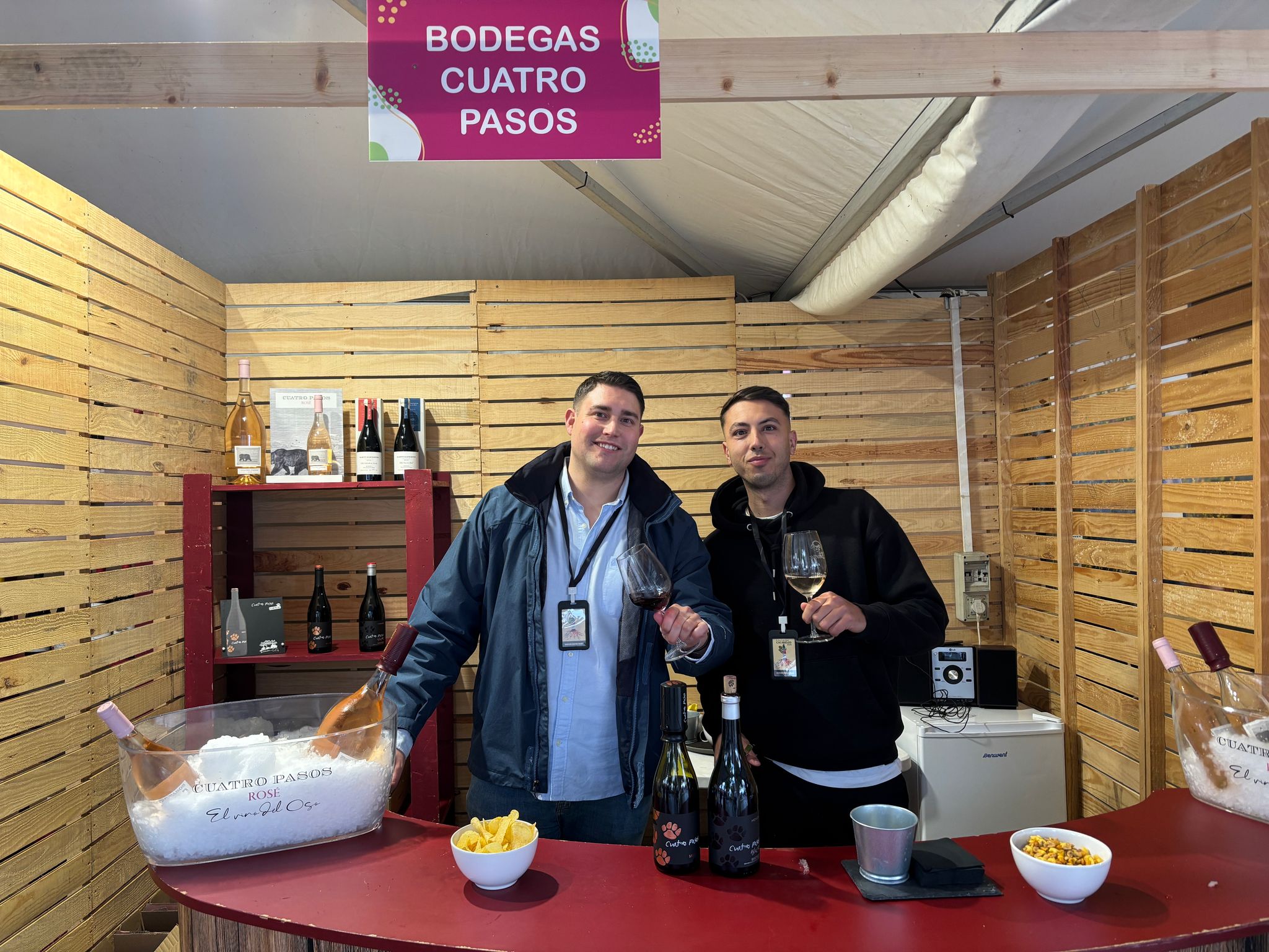 Inauguración de la Feria del Vino de Cacabelos. | JAVIER FERNÁNDEZ Inauguración de la Feria del Vino de Cacabelos. | JAVIER FERNÁNDEZ