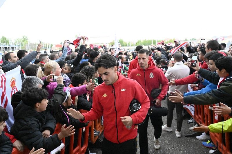 Recibimiento a los jugadores de la Cultural. | SAÚL ARÉN Recibimiento a los jugadores de la Cultural. | SAÚL ARÉN