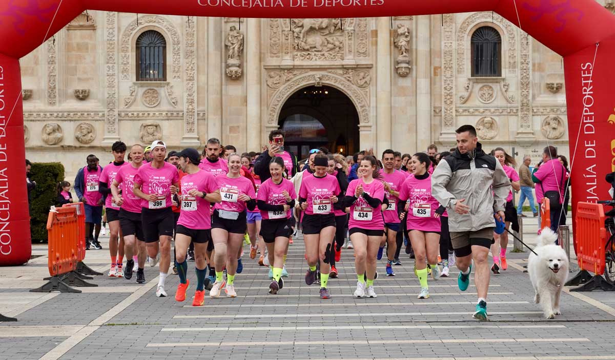 Salida de la carrera 'Run for Parkinson' en León. | CAMPILLO (ICAL)
