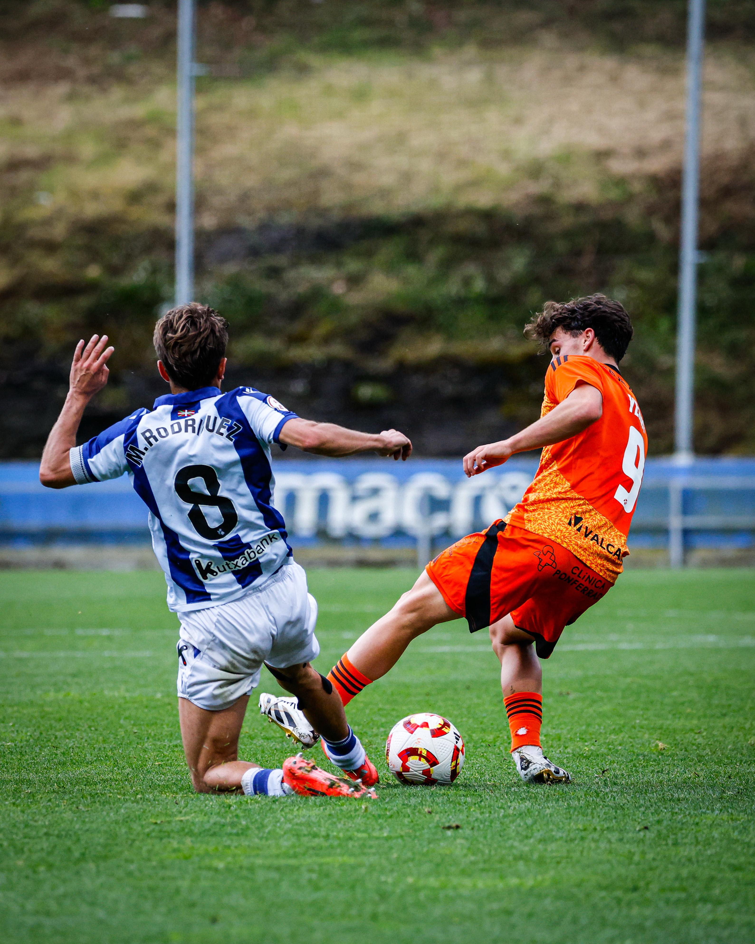 La Ponferradina logró empatar el partido tras verse dos goles abajo, pero terminó perdiendo. REAL SOCIEDAD
