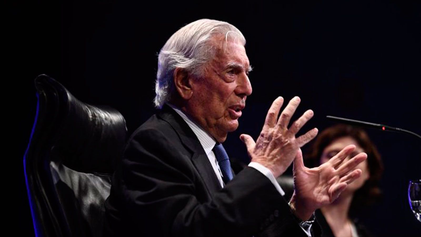 Imagen de archivo del recientemente fallecido Mario Vargas Llosa. | ÓSCAR CAÑAS (EUROPA PRESS)