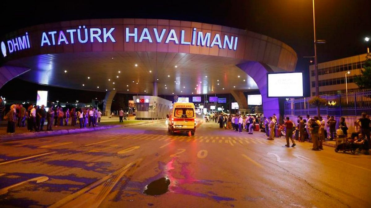 El aeropuerto de Atatürk tras el atentado. | ABC
