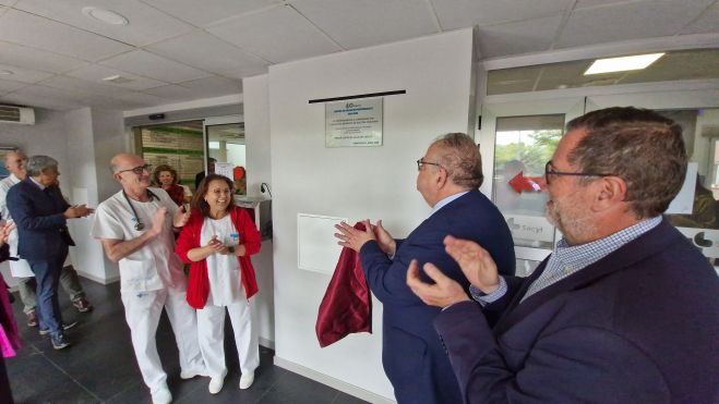 Descubrimiento de placa por los 40 años. Descubrimiento de placa por los 40 años.