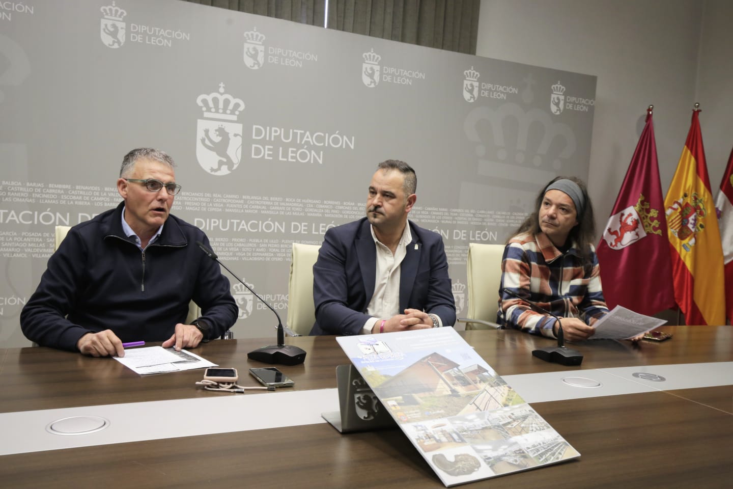 Un instante de la presentación de Geolaciana. | FERNANDO OTERO