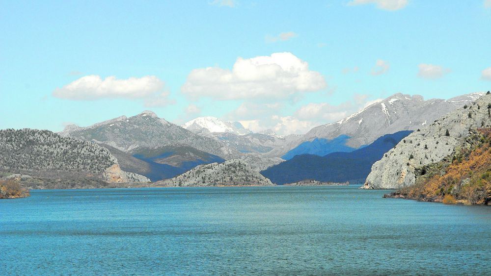 En la imagen, fotografía de archivo del embalse de Barrios de Luna. | MAURICIO PEÑA