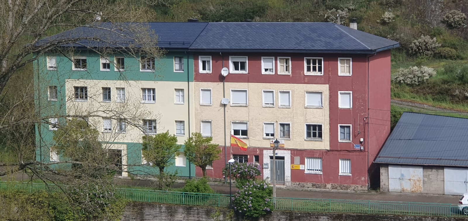 Edificio del Puesto de la Guardia Civil en Tremor de Arriba.