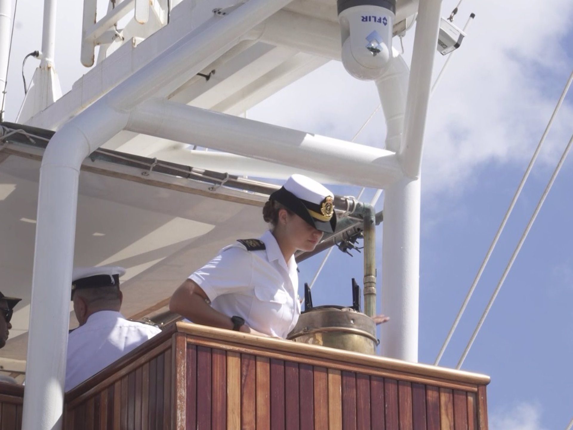 La Princesa Leonor, en la torre de mando del Juan Sebastián Elcano | EUROPA PRESS
