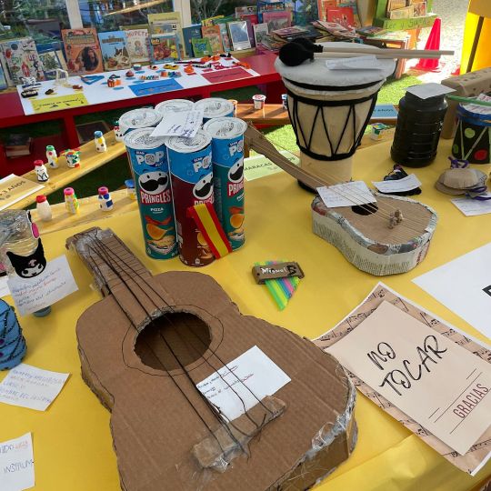 Parte de los instrumentos creados por los alumnos Parte de los instrumentos creados por los alumnos