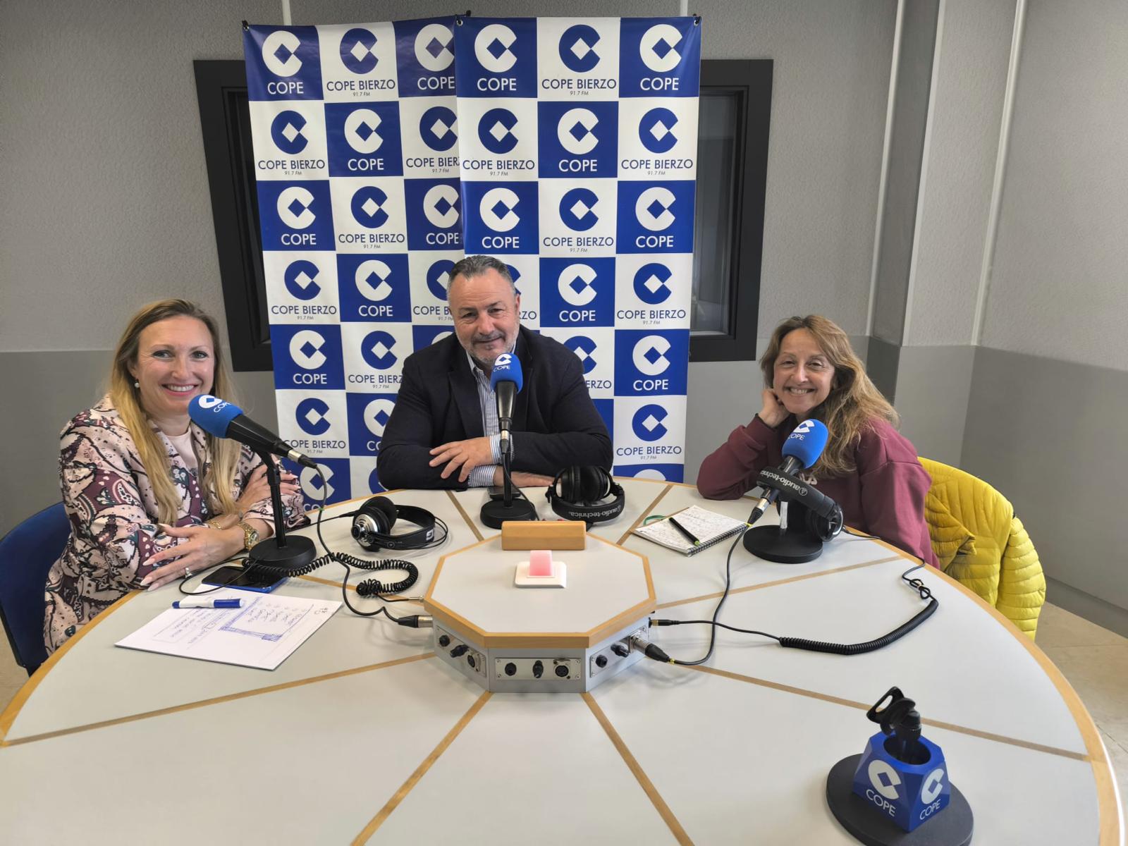 Entre Nosotras con Eduardo Morán entrevistado por Nuria González y Mar Iglesias.
