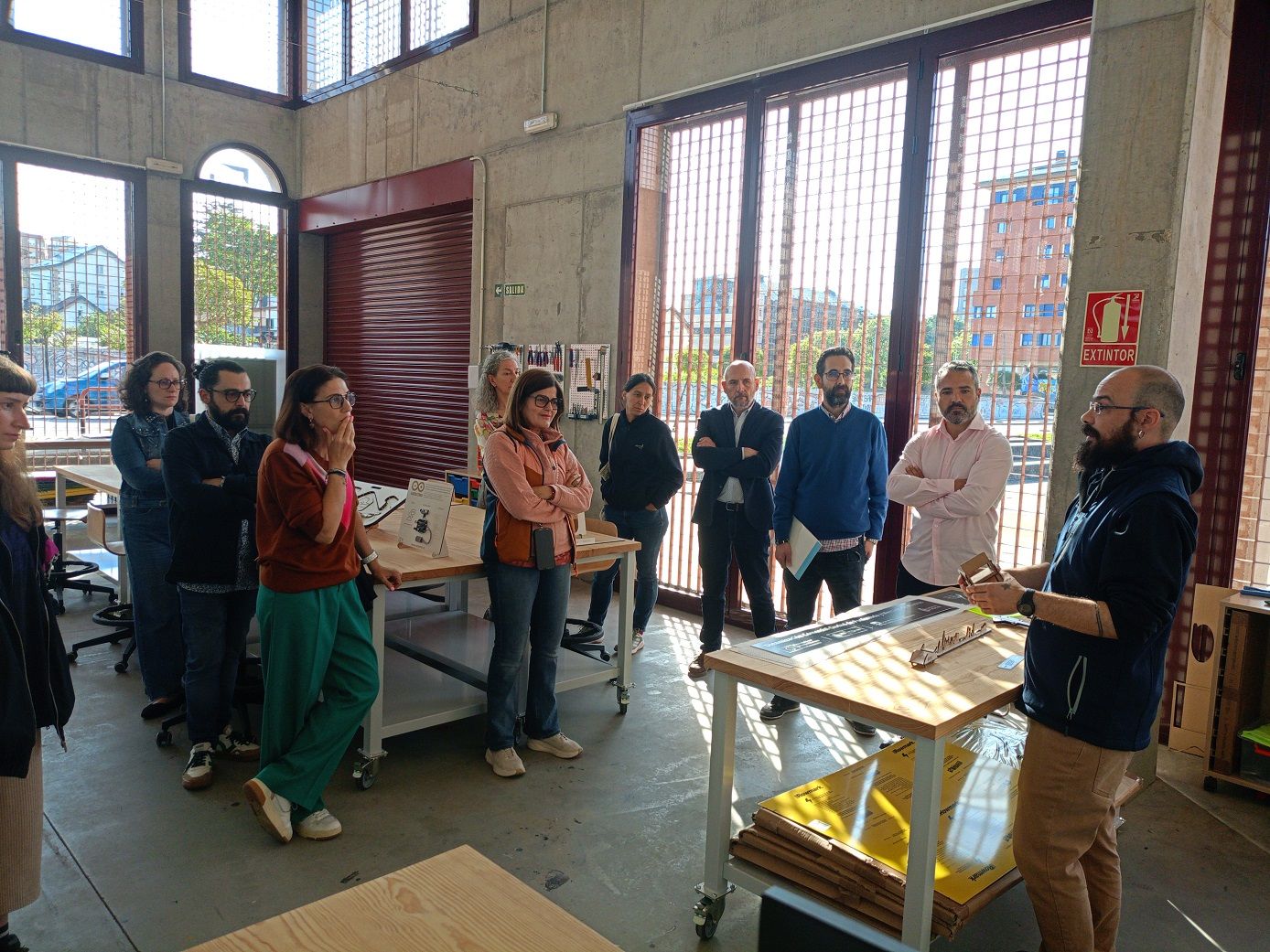 Comerciantes ponferradinos en el taller ofrecido en el Fab Lab. 
