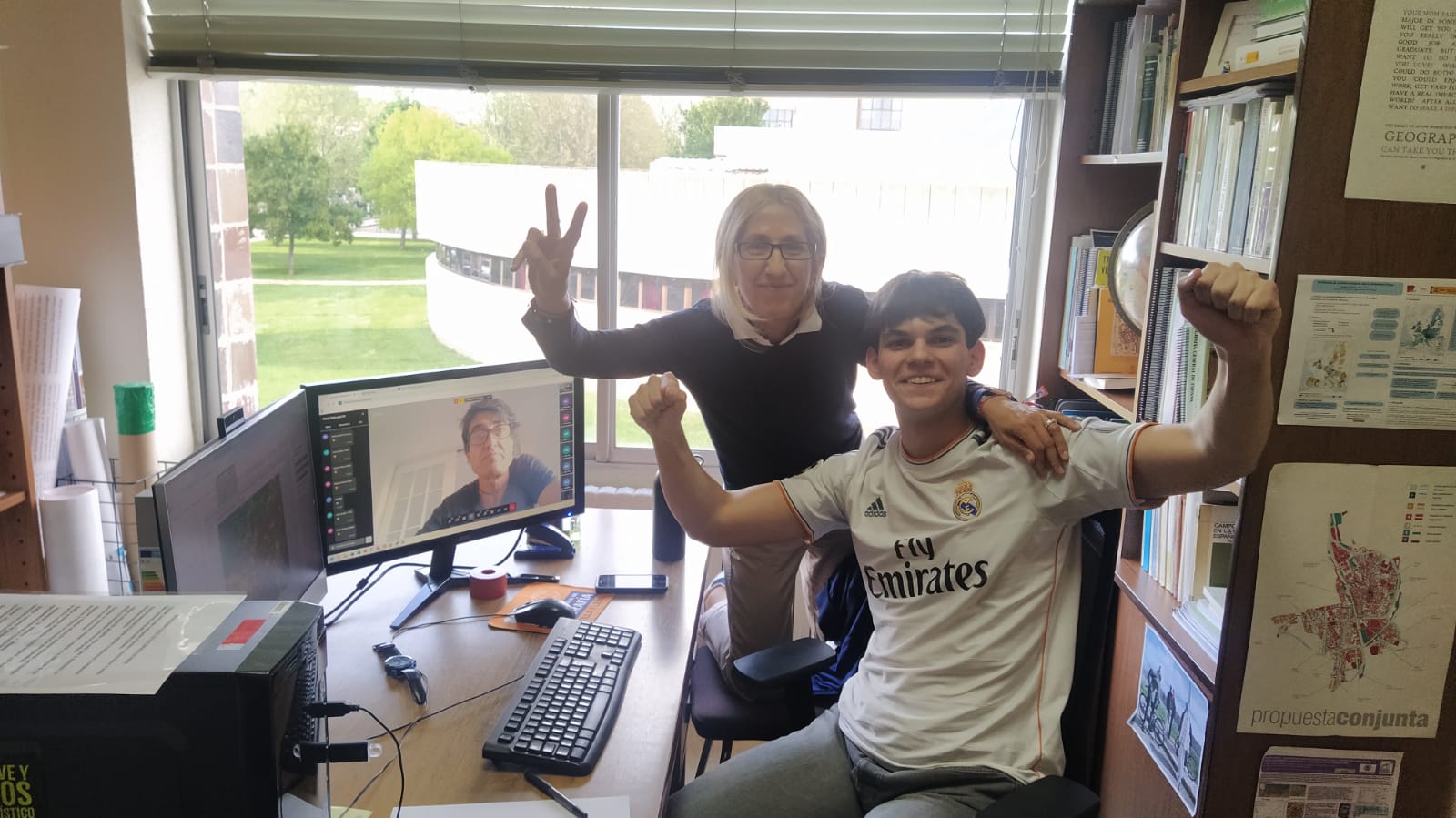 Diego Contreras Hernández celebrando su victoria en la Olimpiada nacional. | L.N.C.