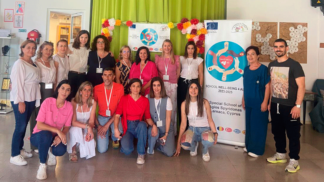 Foto de familia de los docentes participantes en la estancia en Chipre. | L.N.C.