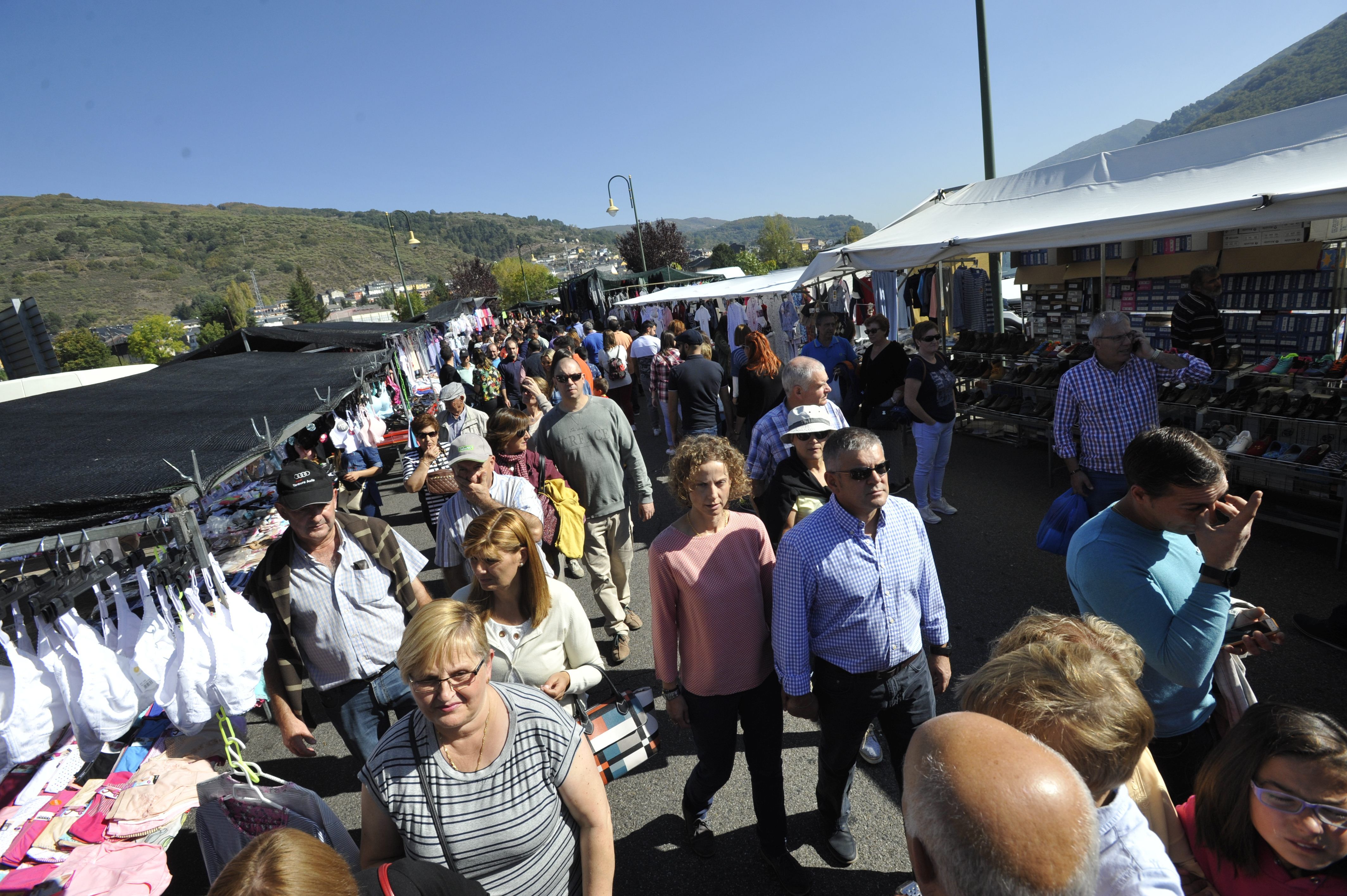 La popular Feriona de Villablino ronda el medio siglo. | DANIEL MARTÍN