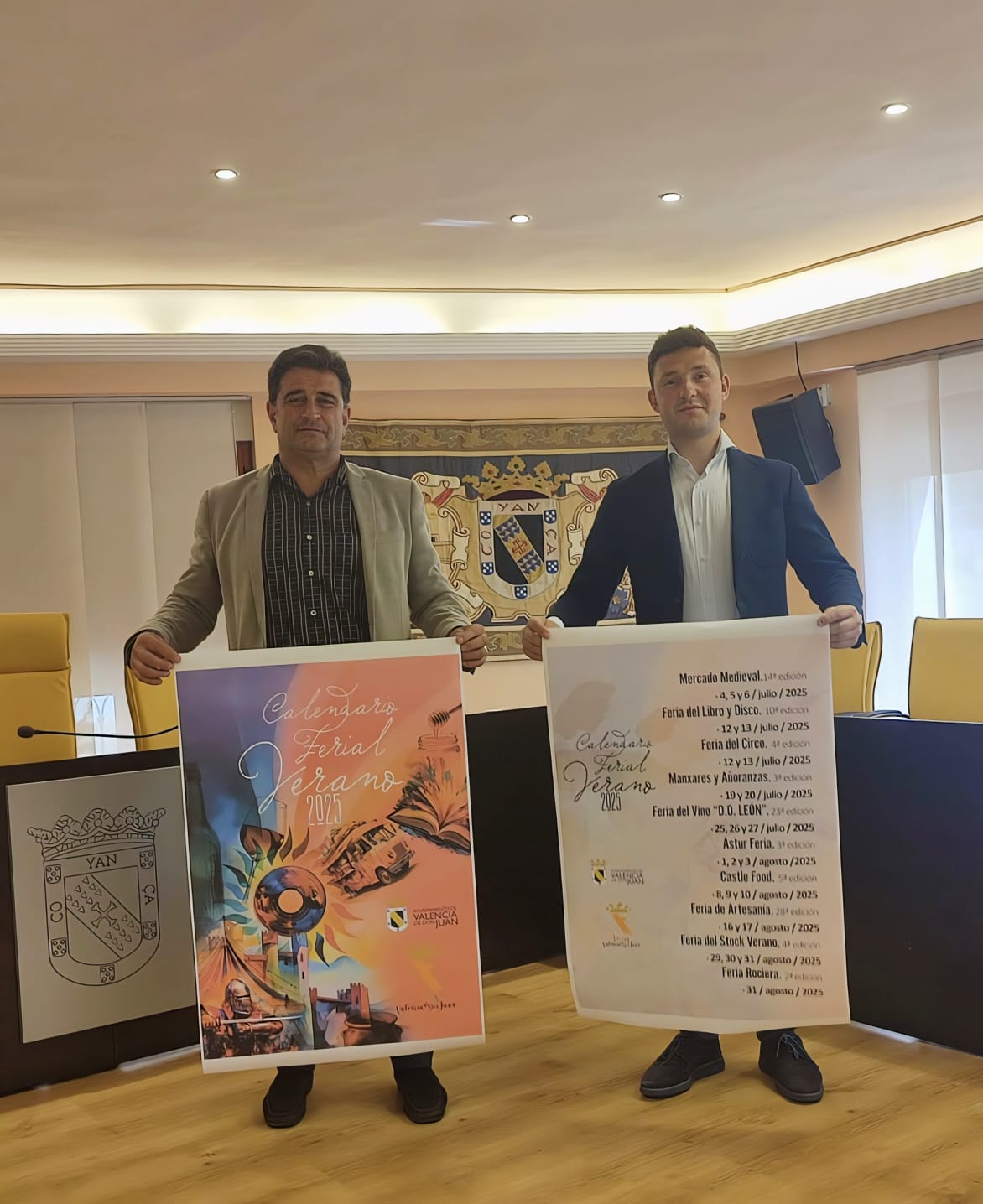 Ricardo Barrientos y Ángel Pérez Muñoz presentando las ferias de verano. | L.N.C. Ricardo Barrientos y Ángel Pérez Muñoz presentando las ferias de verano. | L.N.C.