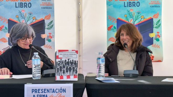 Nidia en la presentación del libro durante la Feria del Libro de Ponferrada.| L.N.C. Nidia en la presentación del libro durante la Feria del Libro de Ponferrada.| L.N.C.
