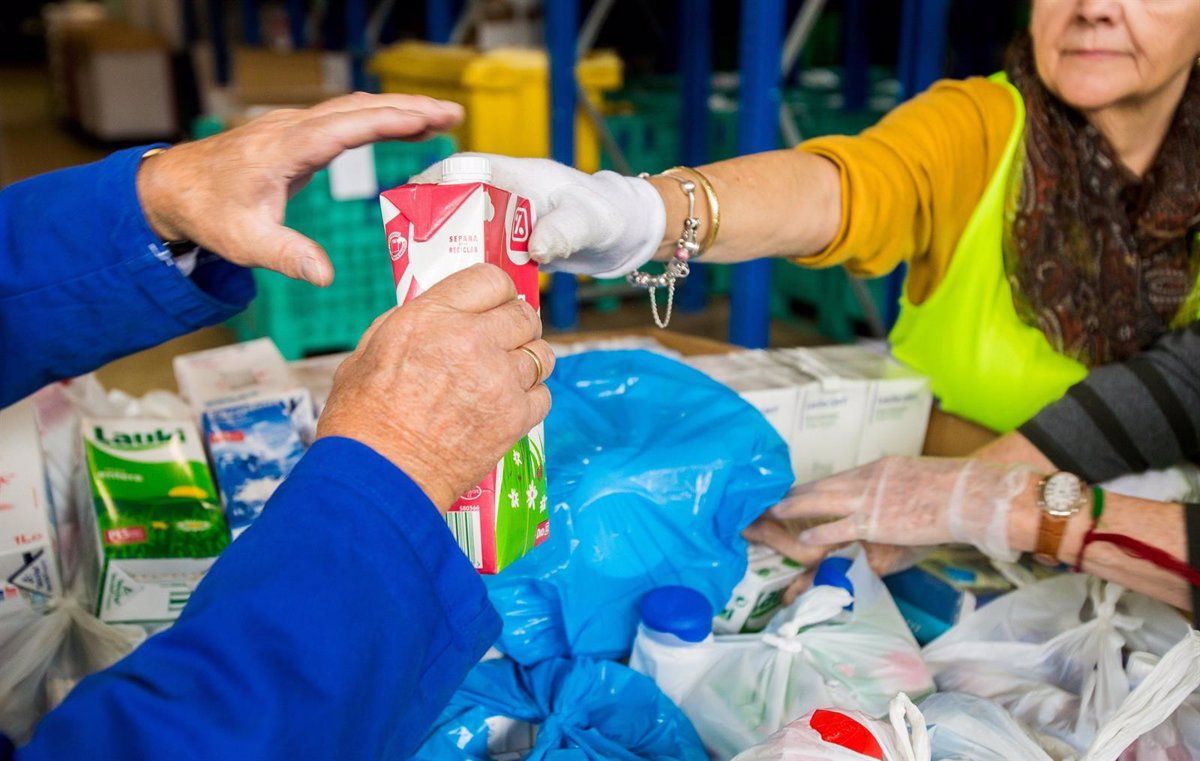 Este viernes comienza la gran recogida de alimentos de primavera en los supermercados. | EUROPA PRESS
