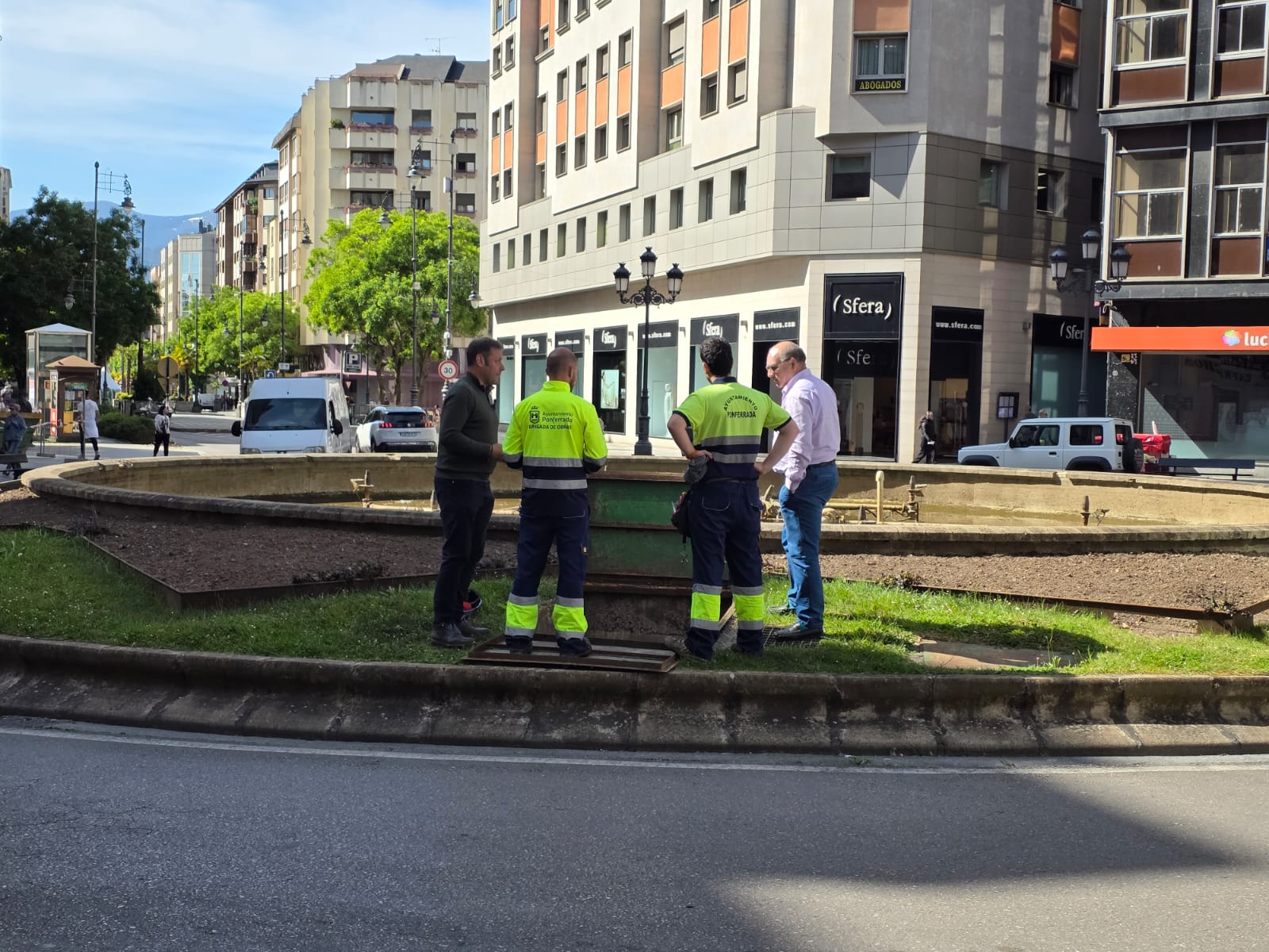 Fuente de la plaza Julio Lazúrtegui de Ponferrada.