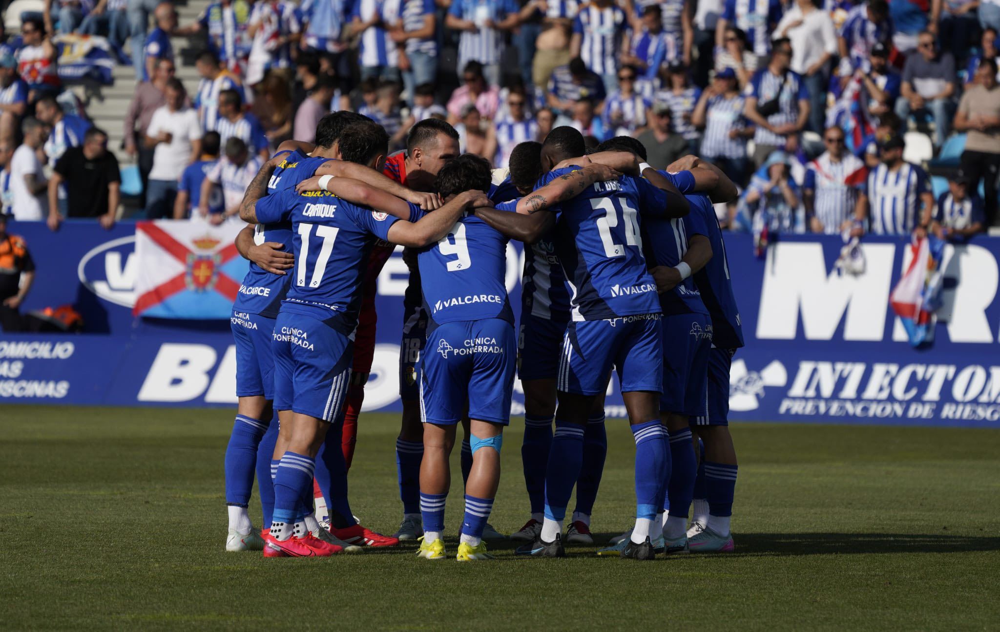 La Ponferradina se ganó en el derbi una última bala para poder llegar al ascenso directo. SDP