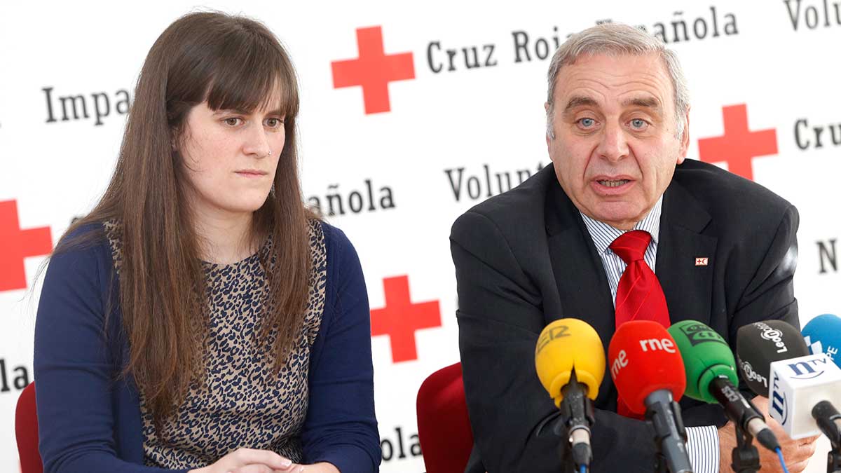 El presidente provincial de Cruz Roja en León, José Ignacio de Luis Páez, y coordinadora provincial, Marta Cuesta. | CARLOS S. CAMPILLO