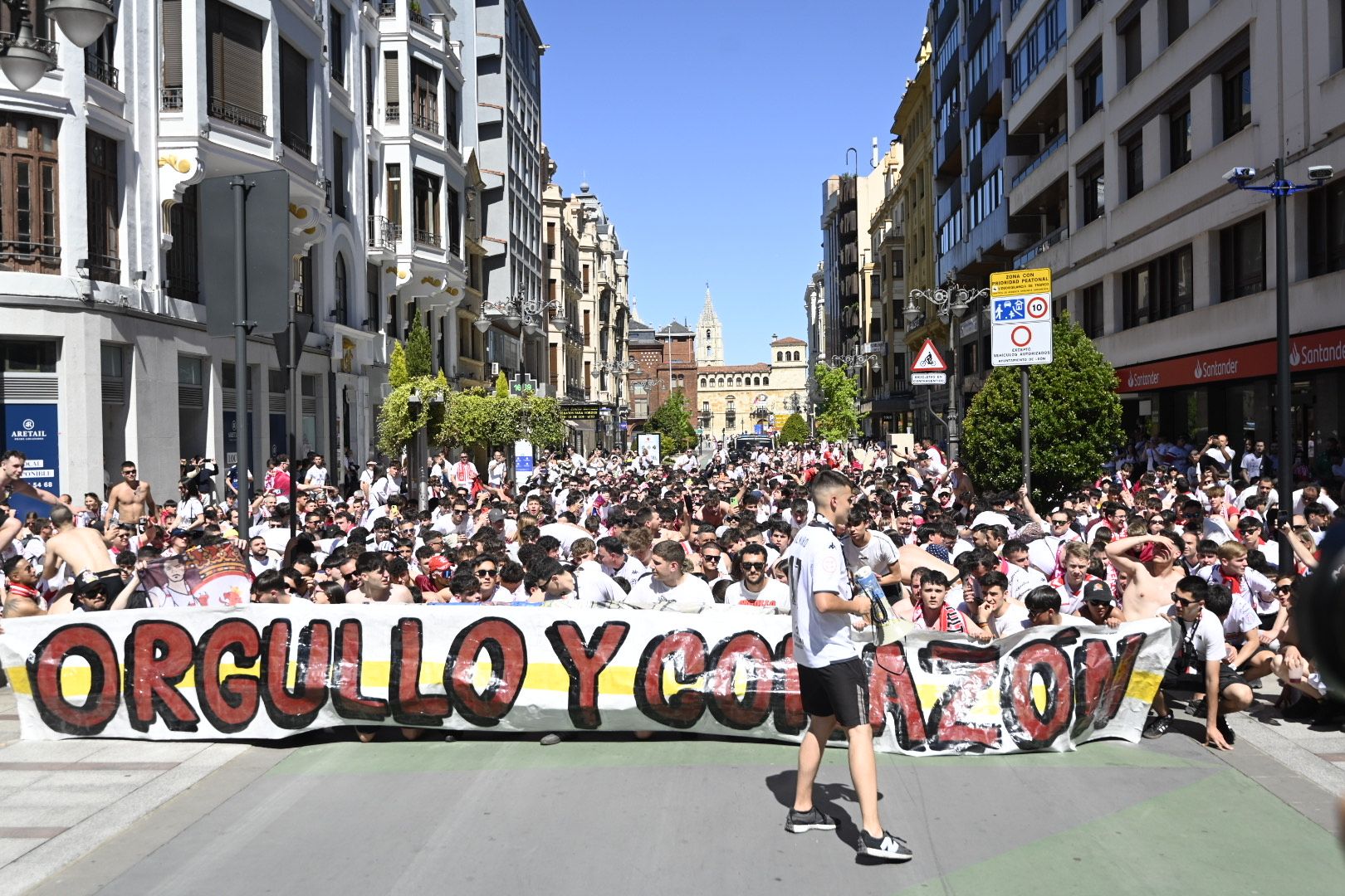 Ambiente culturalista previo al partido. | SAÚL ARÉN