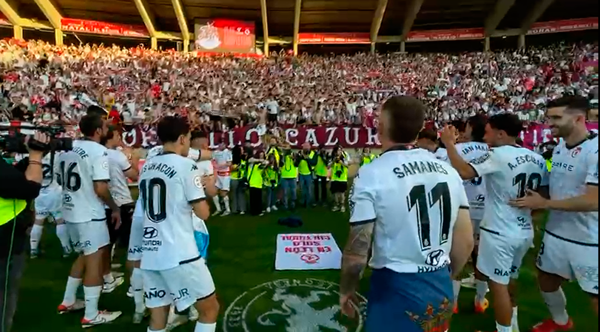 La Cultural celebra el ascenso la última vez que jugó contra el Andorra. | CYD