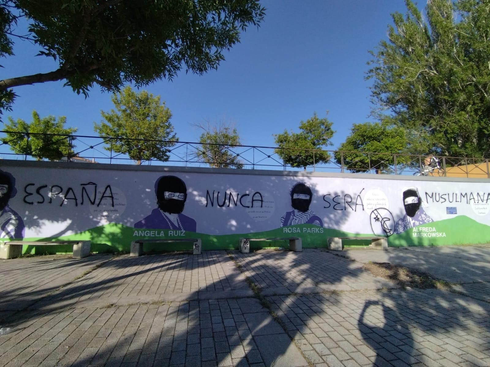 Mural vandalizado a orillas del Bernesga. | L.N.C.