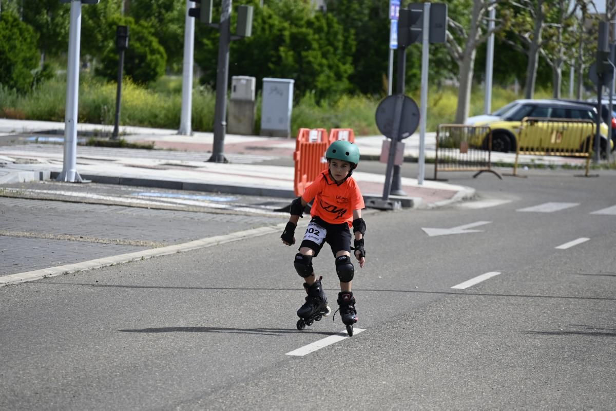 Patinando por Angola en León. | SAÚL ARÉN