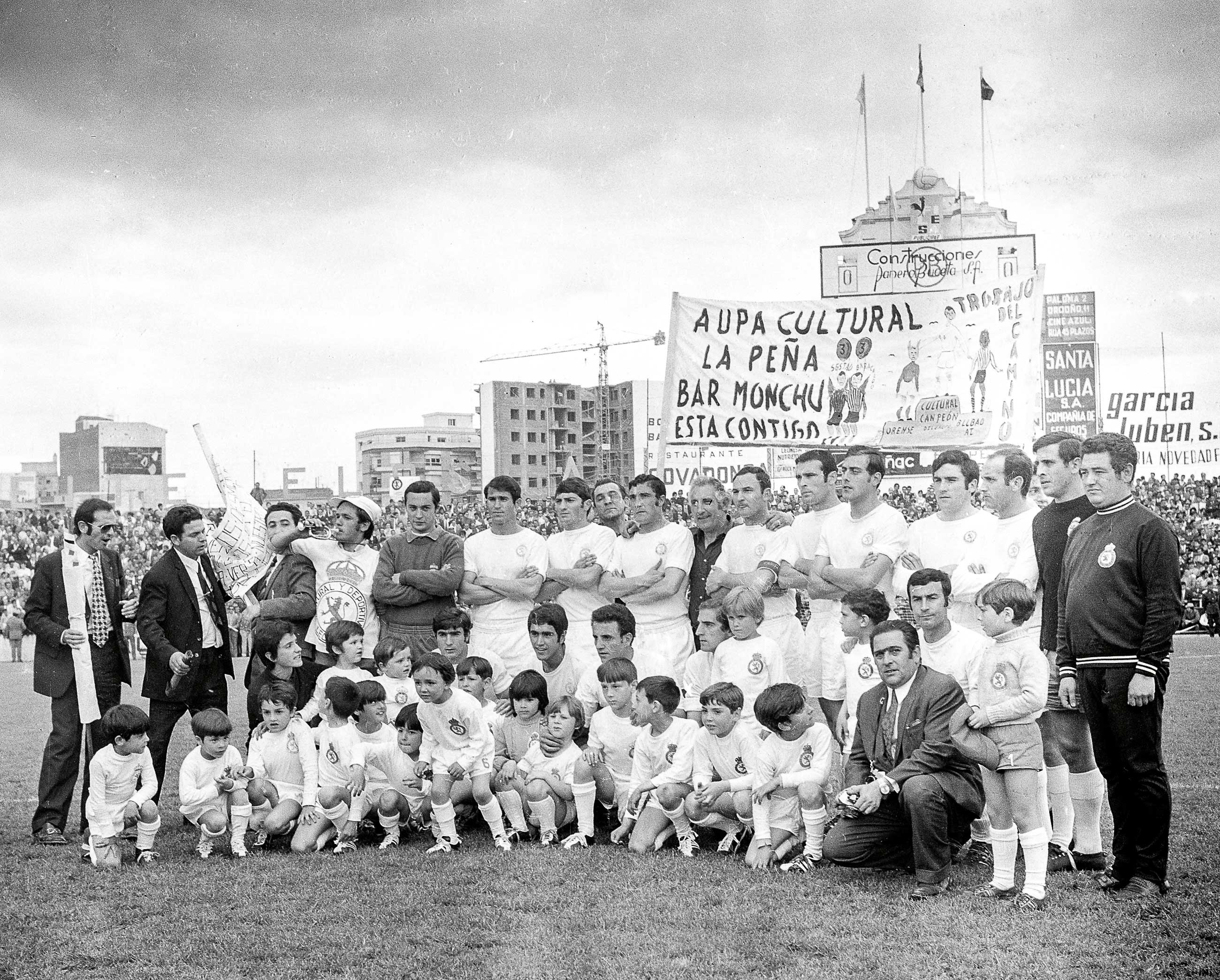 En los años 70 tuvo la Cultural el equipo más recordado por la afición blanca, una alineación que Rafa repetía cada semana y los aficionados sabían de memoria. | FERNANDO RUBIO