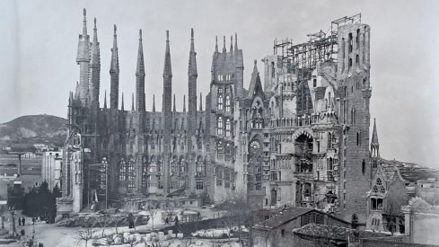Templo expiatorio de la Sagrada Familia (Barcelona). Templo expiatorio de la Sagrada Familia (Barcelona).