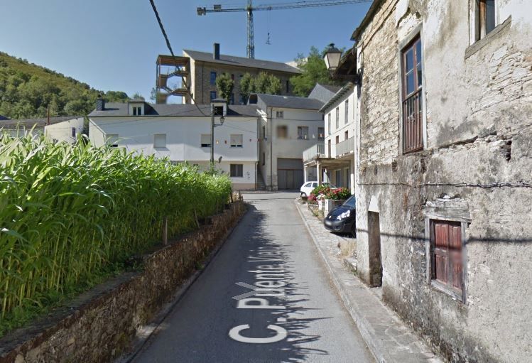 Calle Puente Viejo de Vega de Valcarce. | Street View
