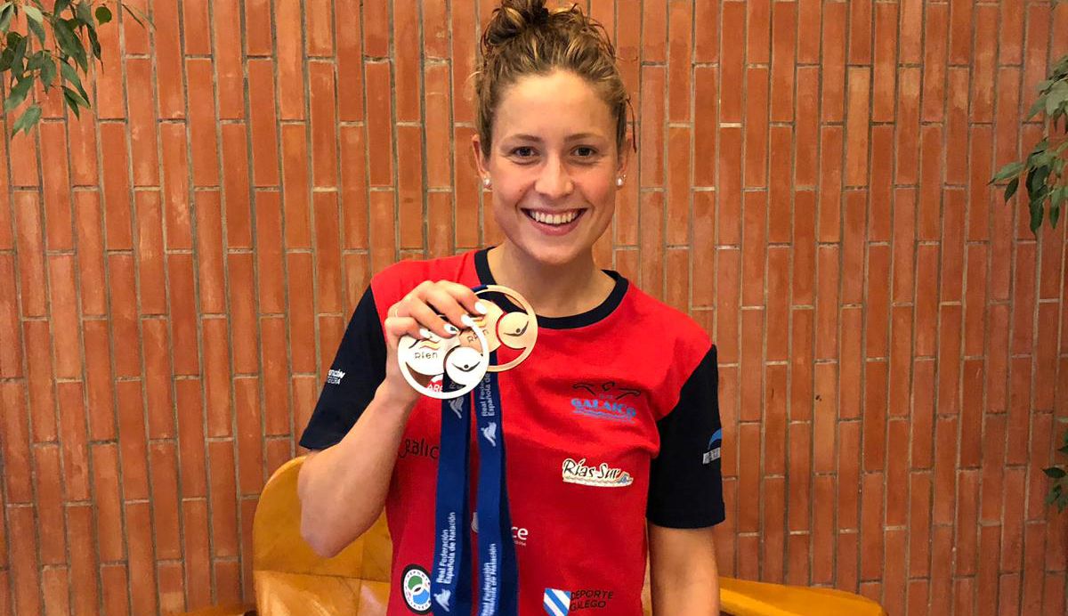 Beatriz Gómez, con varias de sus medallas obtenidas. L.N.C.
