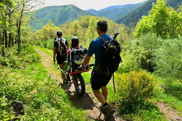 Un momento del curso de guiado de personas con discapacidad. |TURISMO VALLE LACIANA