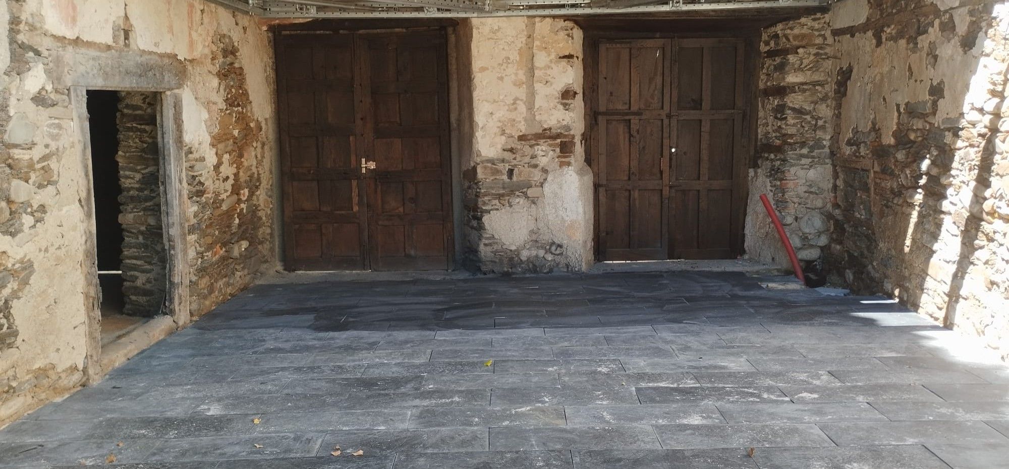 El nuevo suelo recuperado del proyecto de la casa Gil. 