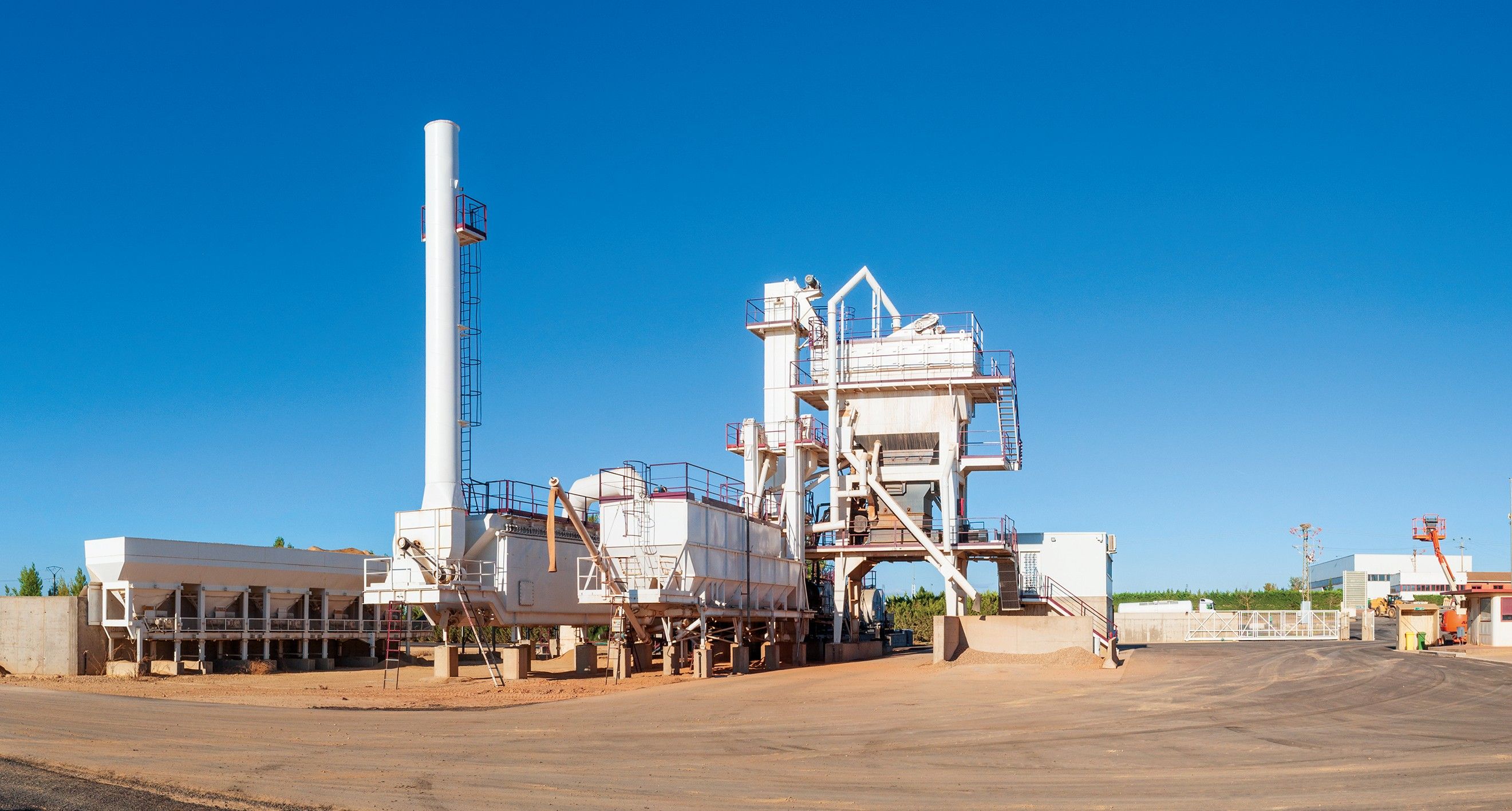 Cuentan con su propia planta de fabricación de asfalto.| COYSA GRUPO