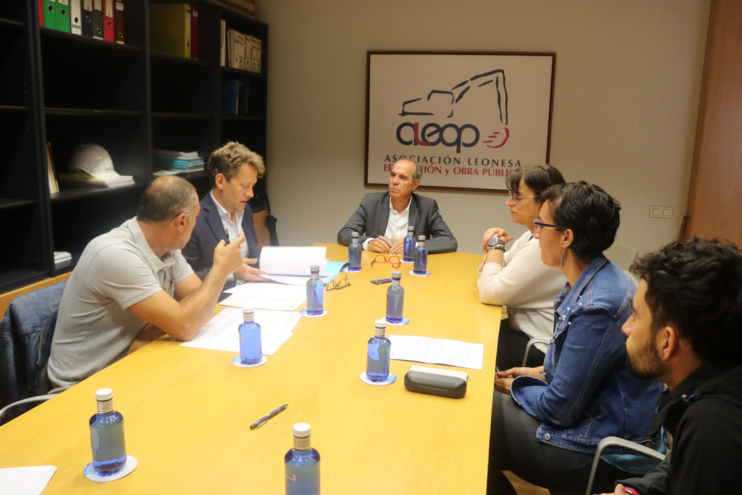 ALEOP representa, gestiona, defienda y fomenta los intereses comunes de sus asociados.|ALEOP