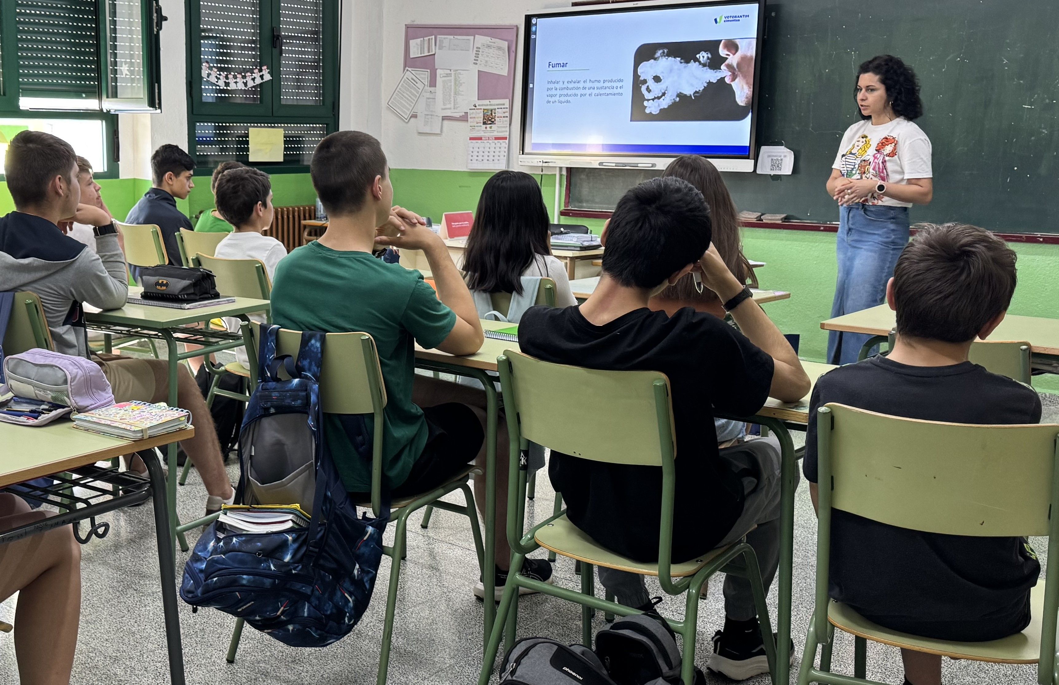Taller de tabaquismo de Cosmos en el colegio de Toral de los Vados.