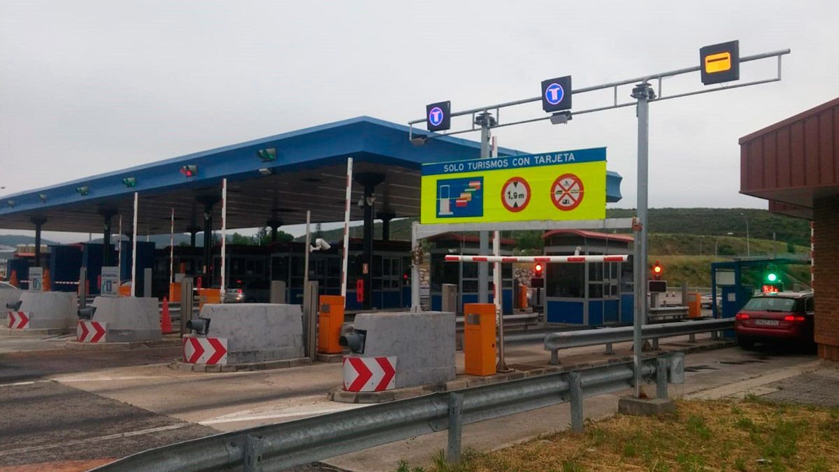 Peaje de La Magdalena de la autopista AP-66. | L.N.C.
