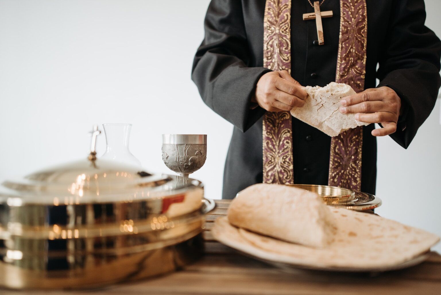 Cada religión  marca las pautas de la alimentación.