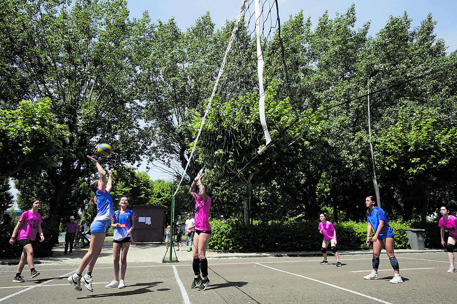 Un partido de voleibol en la última edición de Municipalia. FERNANDO OTERO