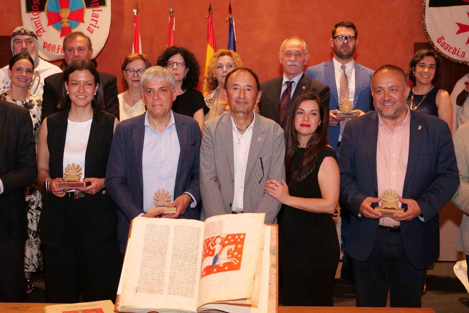 José Tono recibe el “prestigioso” Premio Aymeric Picaud de Divulgación del Camino de Santiago. | ICAL