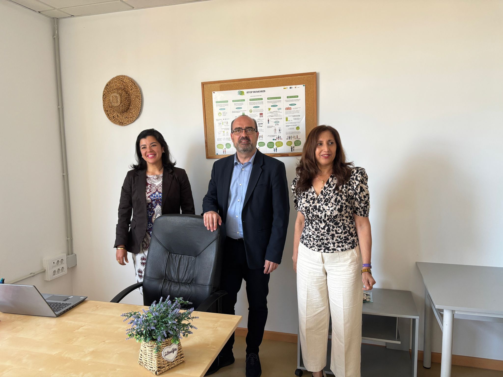 Presentación de la nueva Oficina de Atención al Inmigrante de Ponferrada. | JAVIER FERNÁNDEZ