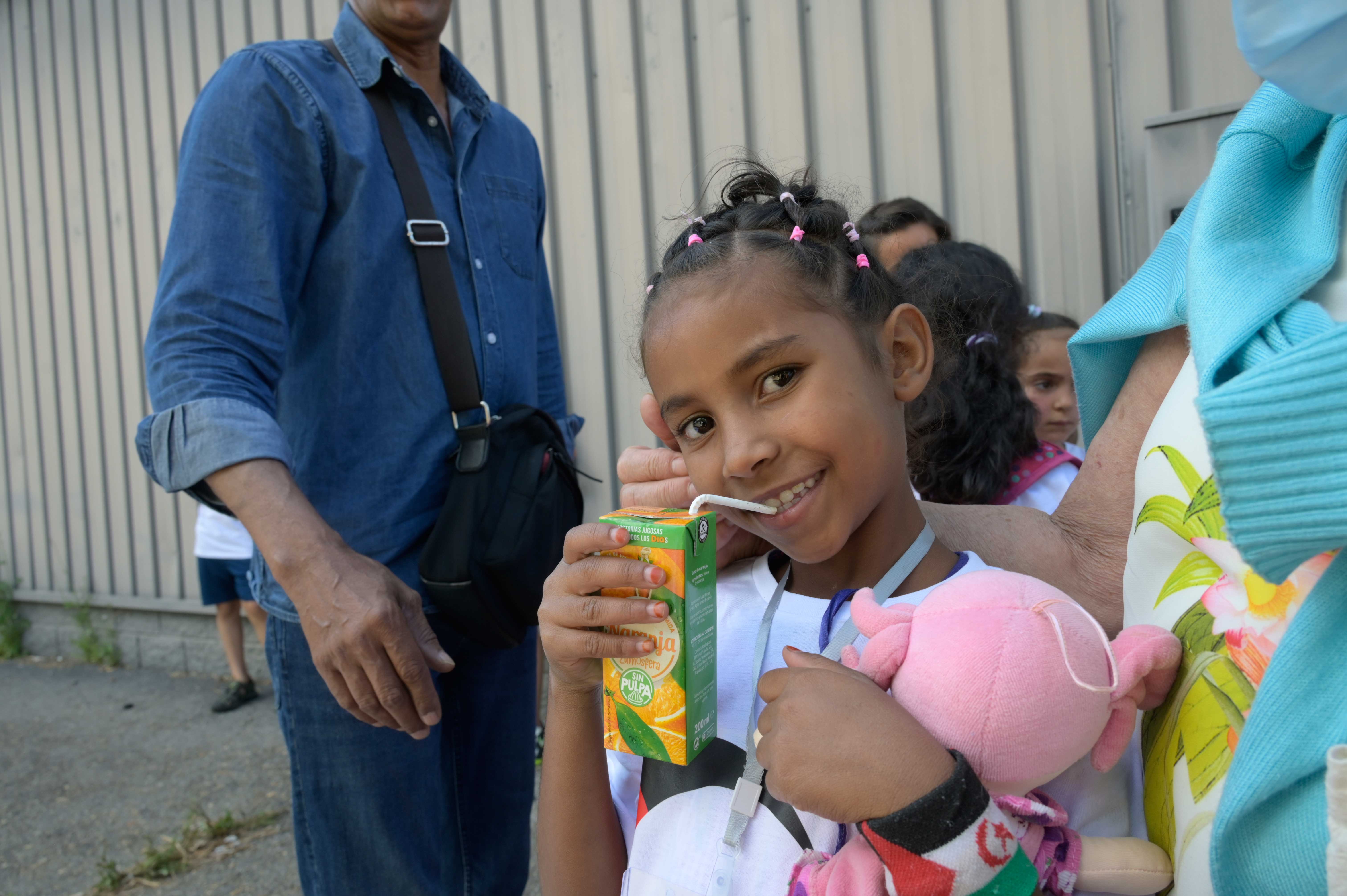 Salma, una niña saharaui que vino a León y fue portada de este periódico. | MAURICIO PEÑA