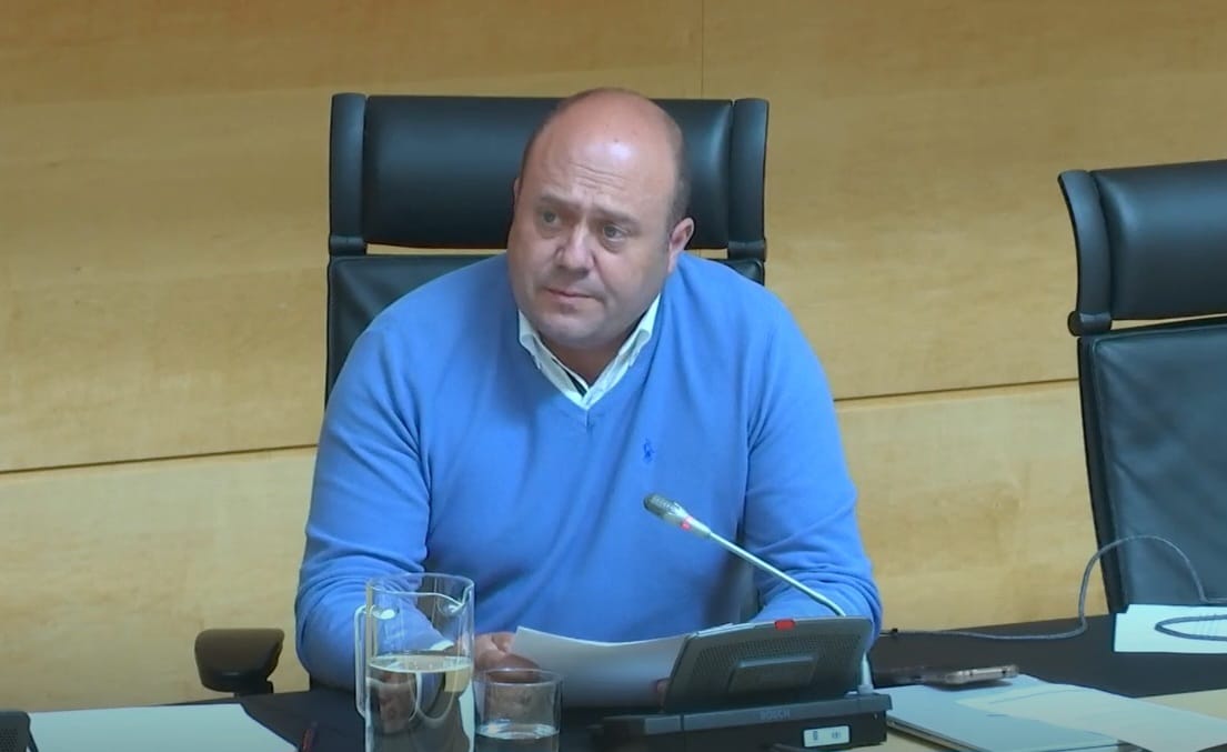 El procurador socialista Javier Campos en la Comisión de Educación.