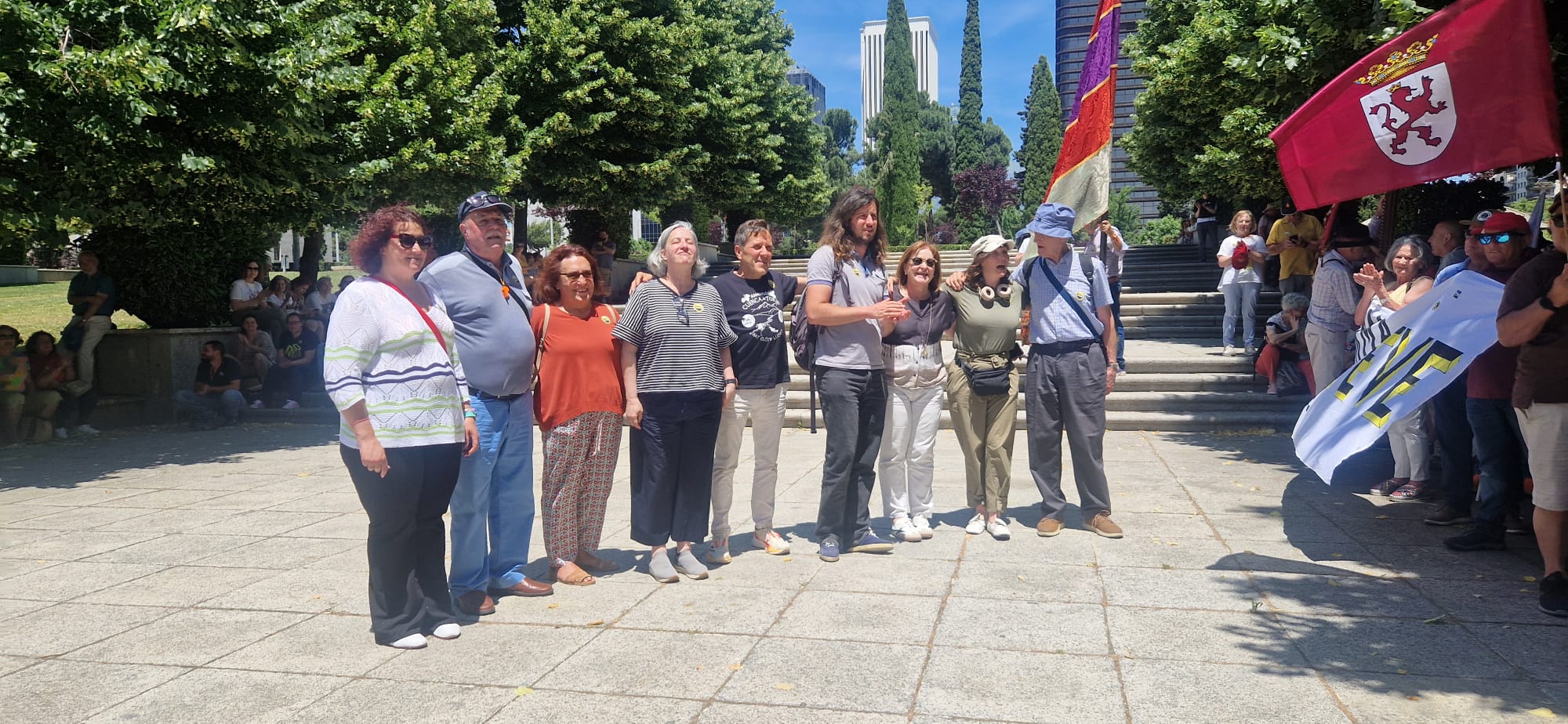 Leoneses concentrados en Madrid en defensa de Feve. | A. MARTÍNEZ Leoneses concentrados en Madrid en defensa de Feve. | A. MARTÍNEZ