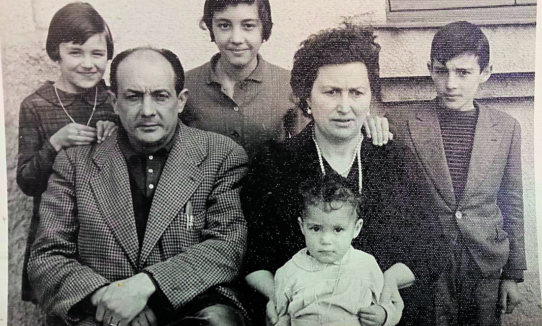 La familia ‘casi’ al completo, Ventura y su mujer Virginia con cuatro de los cinco hijos que tuvieron. |L.N.C.